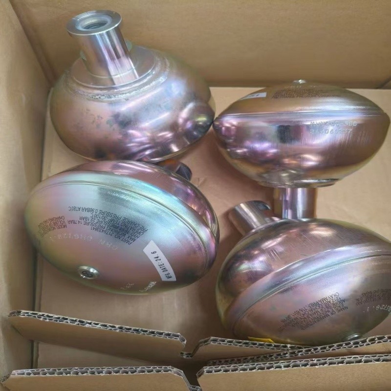 小松蓄能器21T-64-33840