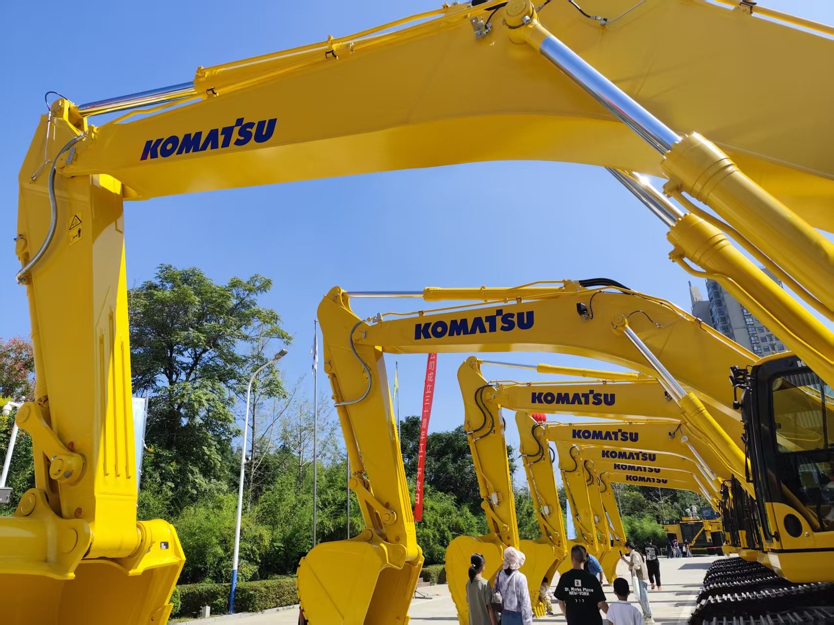 关于挖掘机履带保养的知识点